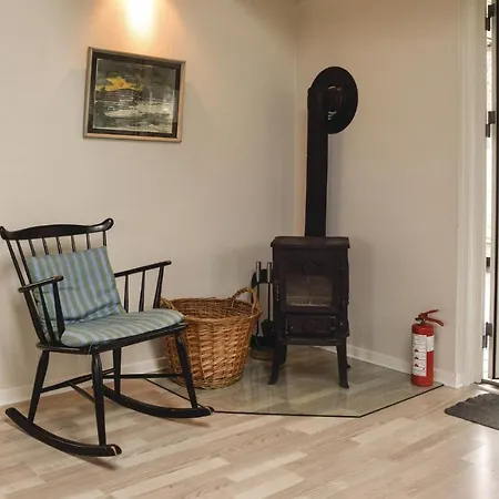 Vakantiehuis Three-bedroom Holiday In *