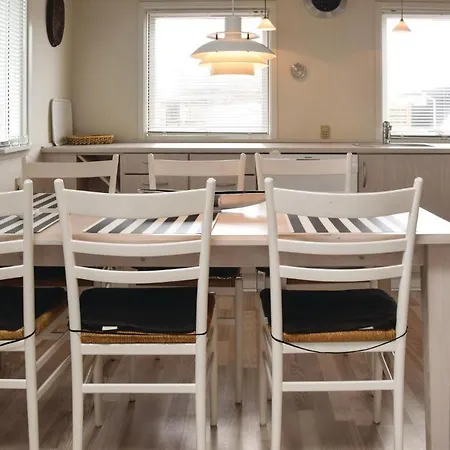 Vakantiehuis Three-bedroom Holiday In